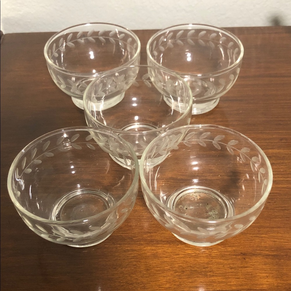 SET OF FIVE ANCHOR HOCKING ETCHED DESSERT FOOTED CUPS - Picture 4 of 5